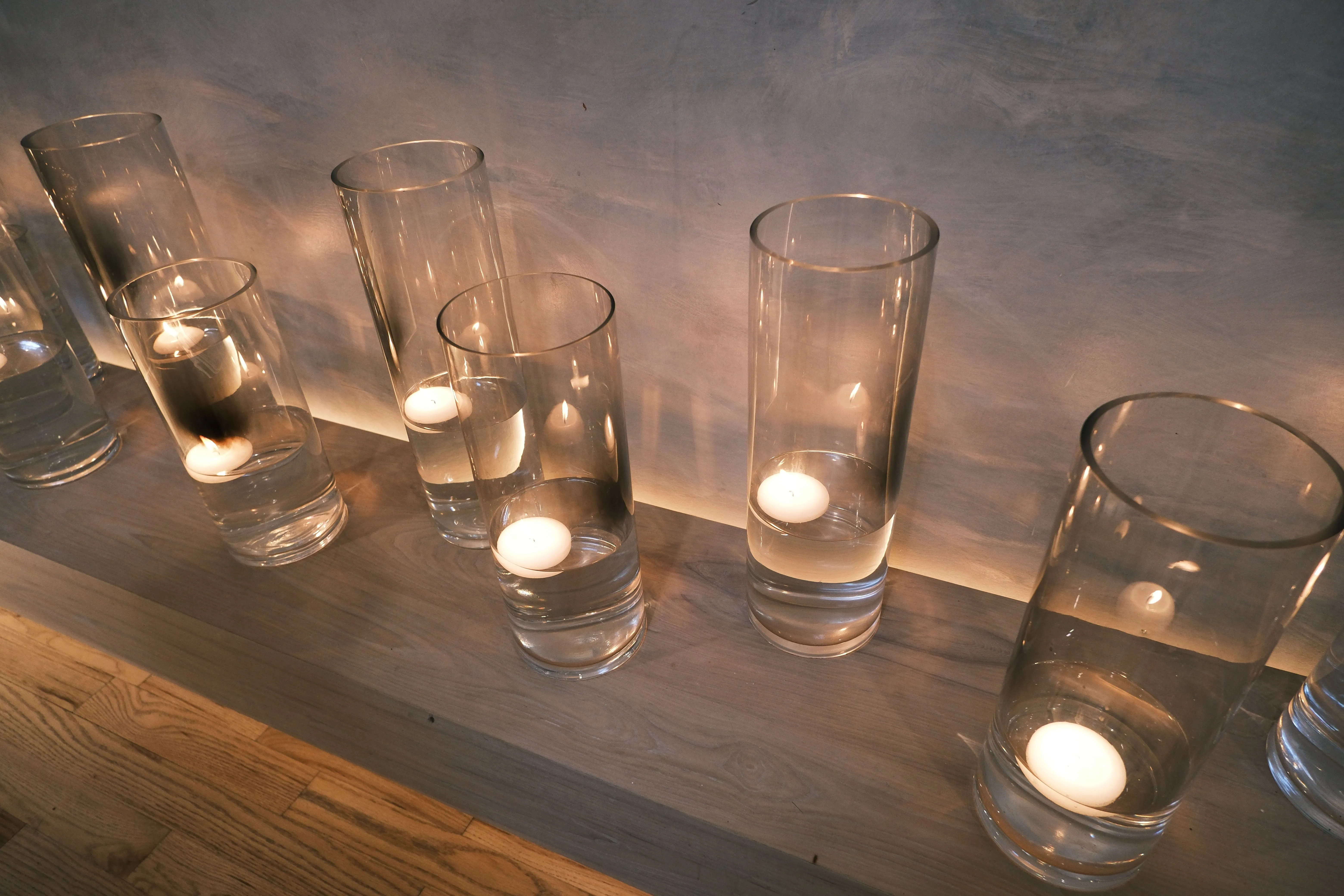 Velas en Sparrow Mortuory House